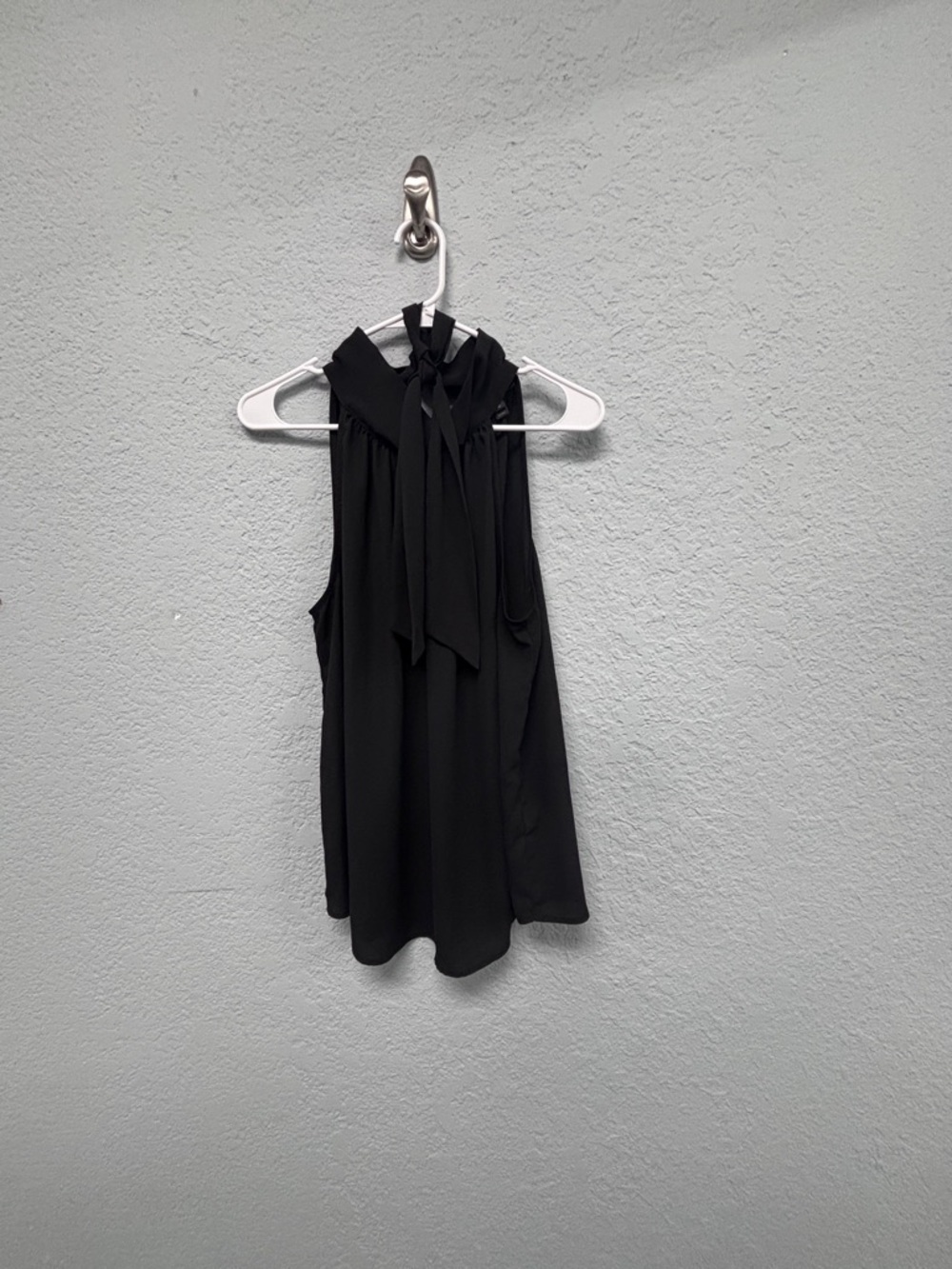 J. Crew W’s Size 10 Black Flowy Sleeveless Tie-Neck Camisole. Extremely Elegant